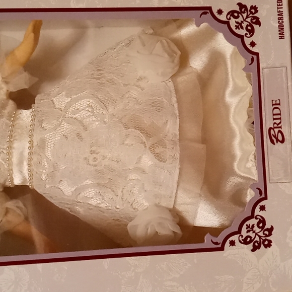 NWT Limited Edition Genuine Hand Painted Porcelain Bride Doll with Doll Stand - Picture 2 of 8